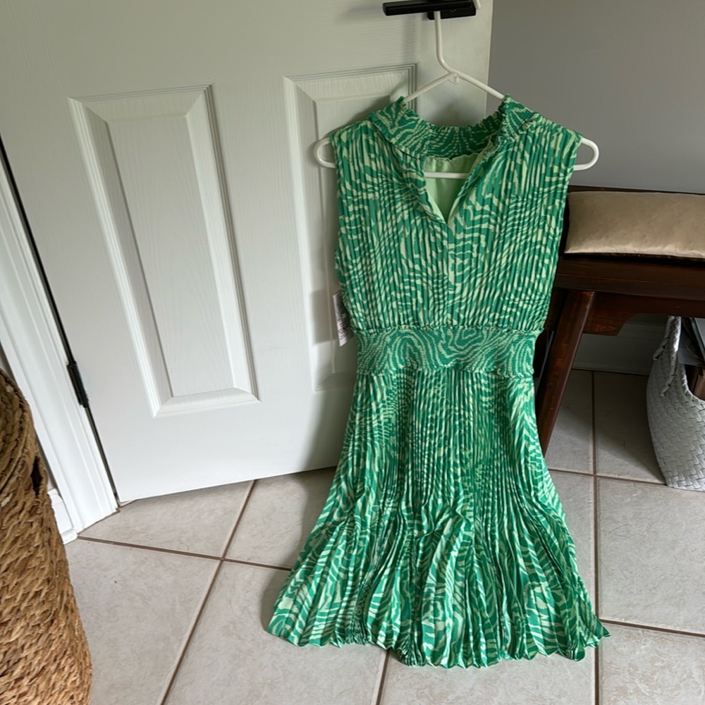 Green print dress
